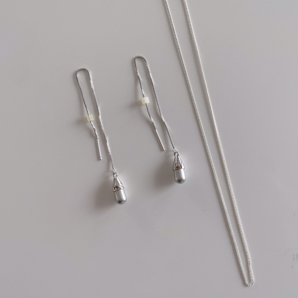 Pendant Earrings with free necklace!
